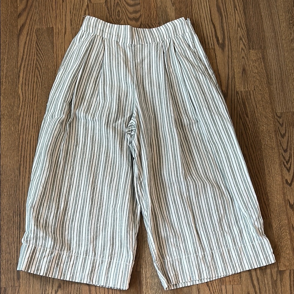GAP Women's Striped Casual Gauchos - Gray and White